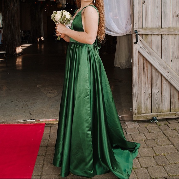BEAUTIFUL GREEN PROM/ Wedding guest DRESS - Picture 1 of 5
